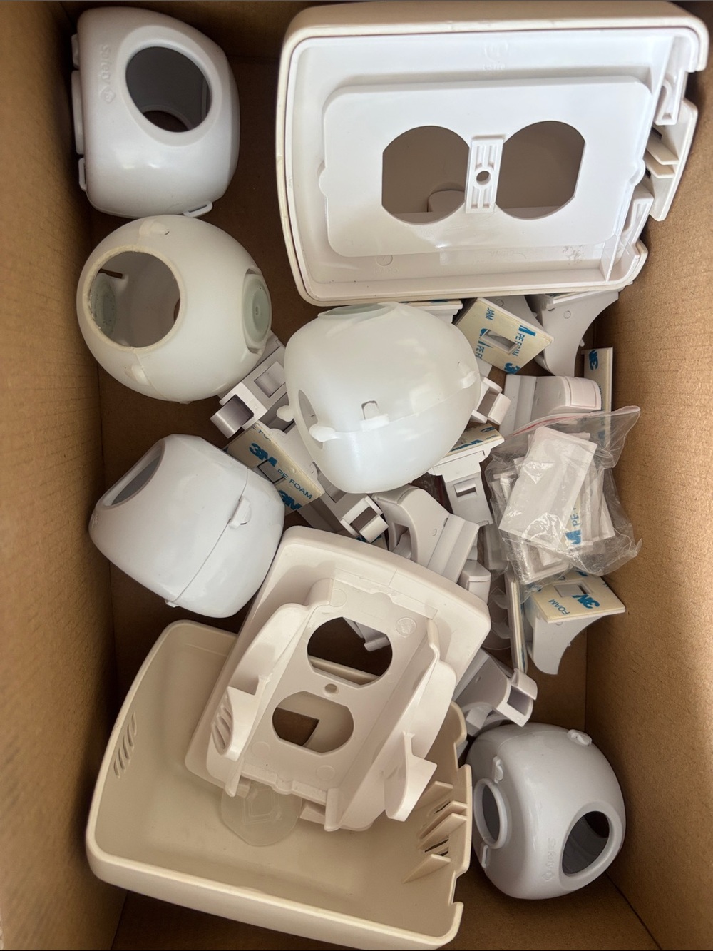 Safety 1st Outlet Covers and Door Knob Covers & magnetic locks- child Protection